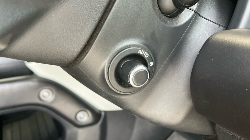 Used Land Rover Defender 2021 for sale - 76229169: Photo 67