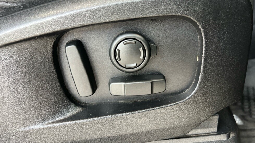 Used Land Rover Defender 2021 for sale - 76229169: Photo 68