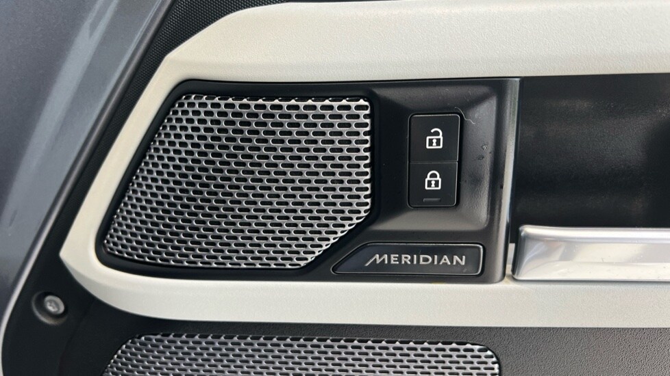 Used Land Rover Defender 2021 for sale - 76229169: Photo 71