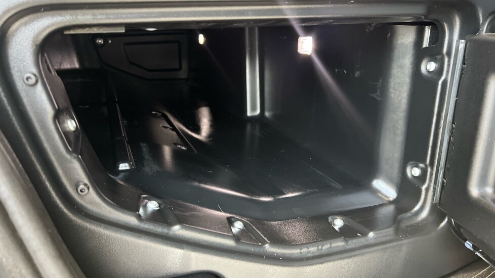 Used Land Rover Defender 2021 for sale - 76229169: Photo 75