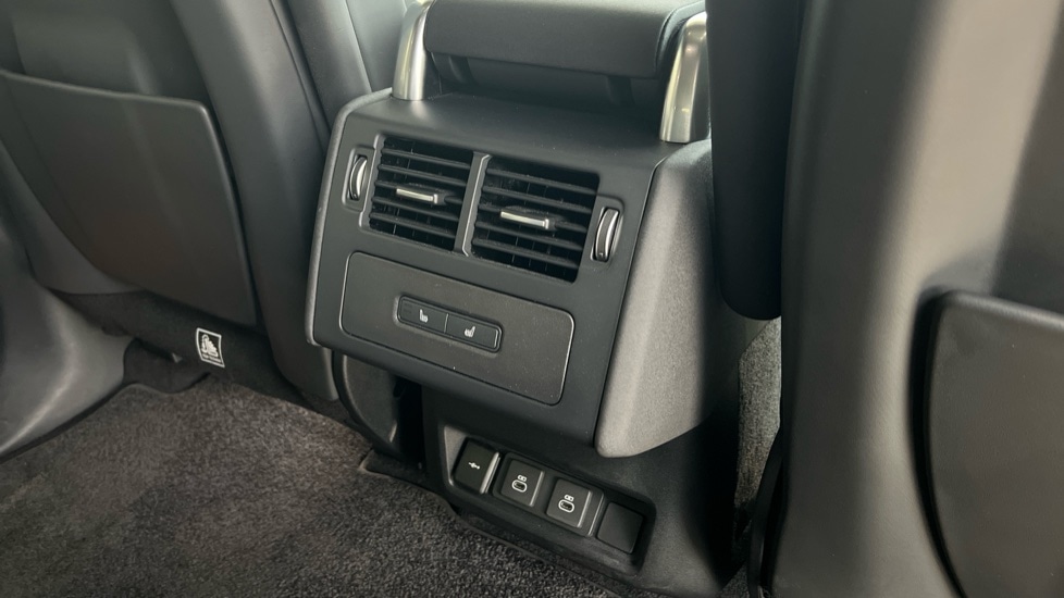 Used Land Rover Discovery 2024 for sale - 76851197: Photo 18