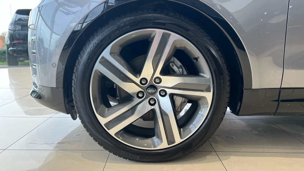 Used Land Rover Discovery 2024 for sale - 76851197: Photo 31