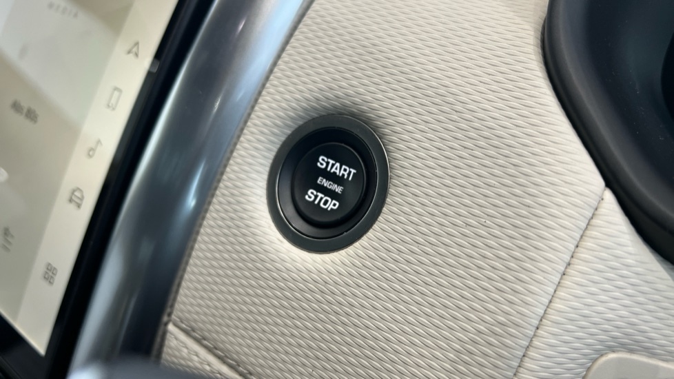 Used Land Rover Discovery 2024 for sale - 76851197: Photo 66