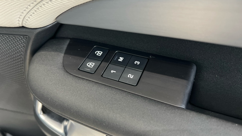 Used Land Rover Discovery 2024 for sale - 76851197: Photo 80