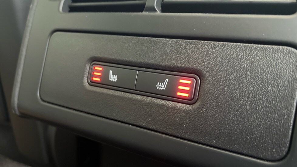 Used Land Rover Discovery 2024 for sale - 76851197: Photo 83