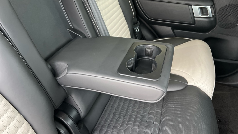 Used Land Rover Discovery 2024 for sale - 76851197: Photo 86