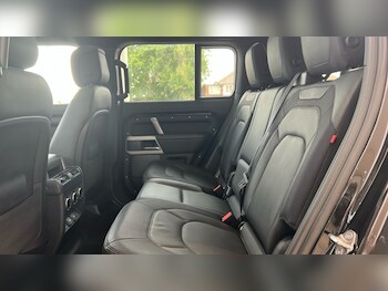 Used Land Rover Defender 2023 for sale - 75395516: Photo