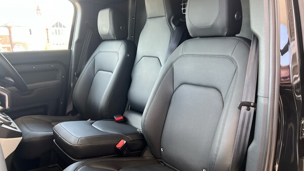 Used Land Rover Defender 2022 for sale - 75395513: Photo 4