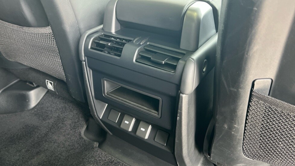 Used Land Rover Defender 2023 for sale - 76007860: Photo 18