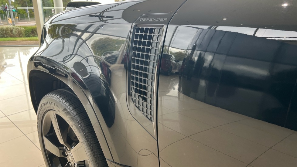 Used Land Rover Defender 2023 for sale - 76007860: Photo 20