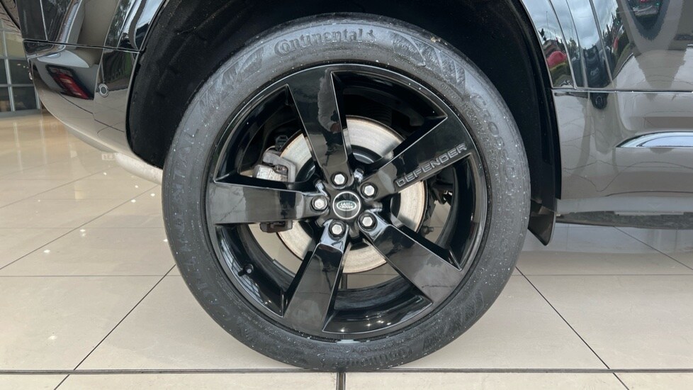 Used Land Rover Defender 2023 for sale - 76007860: Photo 32