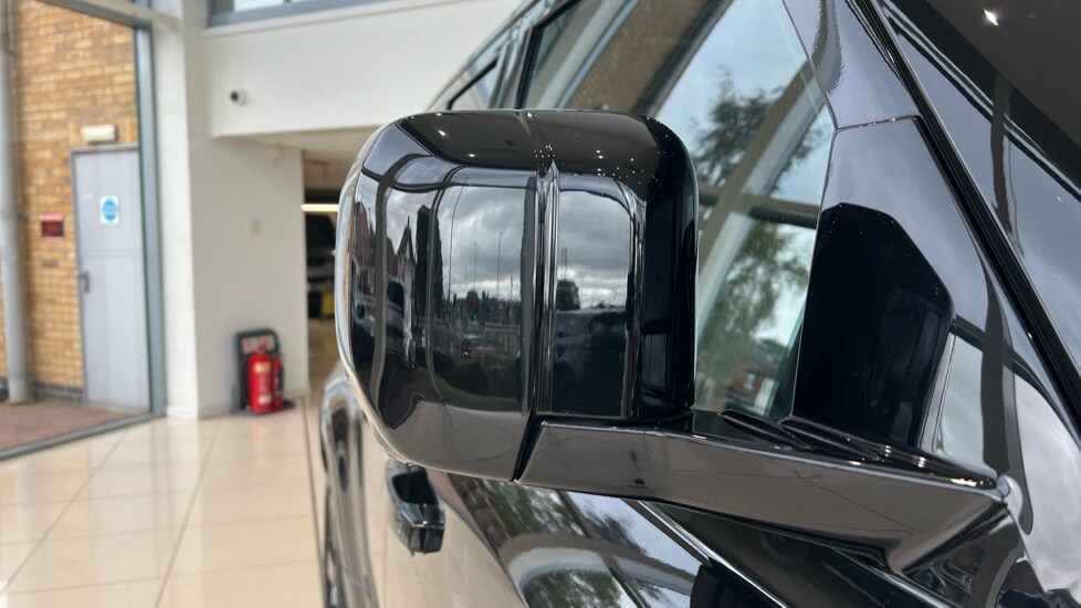 Used Land Rover Defender 2023 for sale - 76007860: Photo 40