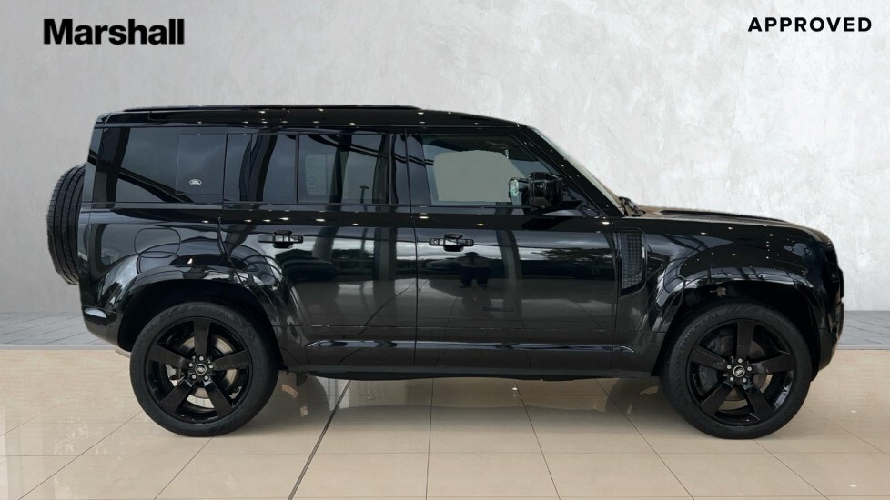 Used Land Rover Defender 2023 for sale - 76007860: Photo 5