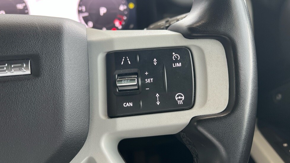 Used Land Rover Defender 2023 for sale - 76007860: Photo 66