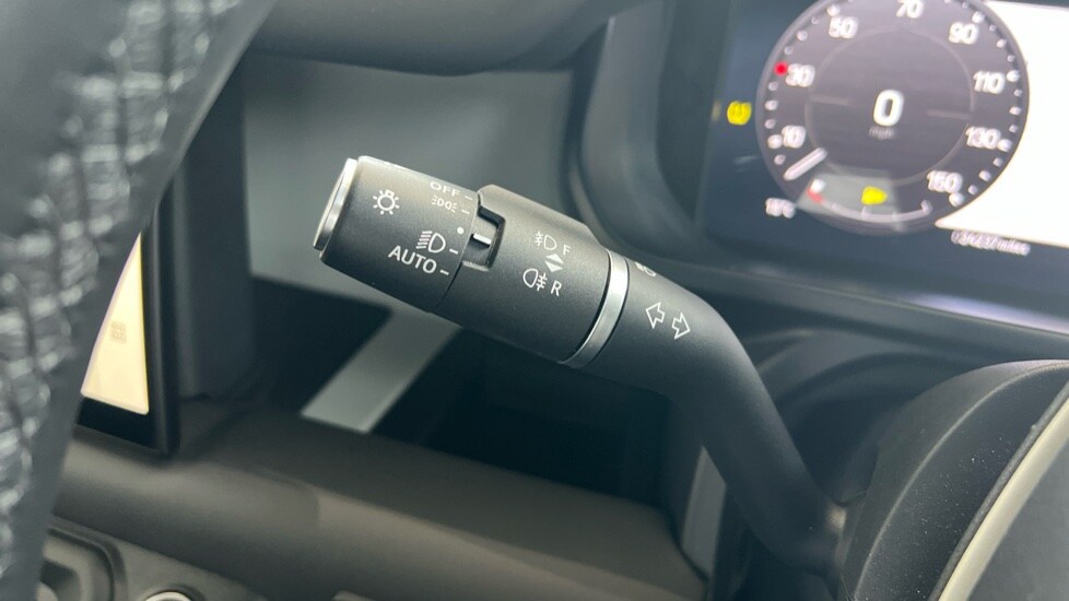 Used Land Rover Defender 2023 for sale - 76007860: Photo 67