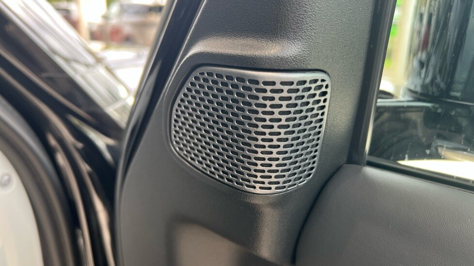 Used Land Rover Defender 2023 for sale - 76007860: Photo 74