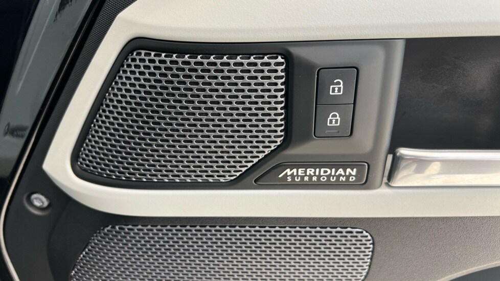 Used Land Rover Defender 2023 for sale - 76007860: Photo 76