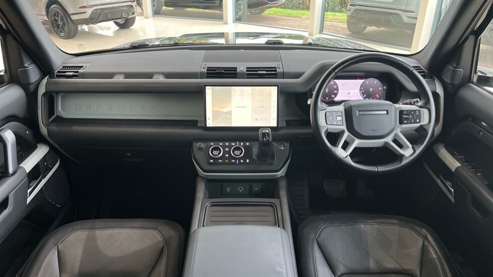 Used Land Rover Defender 2023 for sale - 76007860: Photo 9