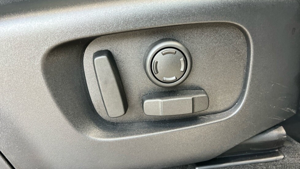 Used Land Rover Discovery Sport 2025 for sale - 76145824: Photo 70