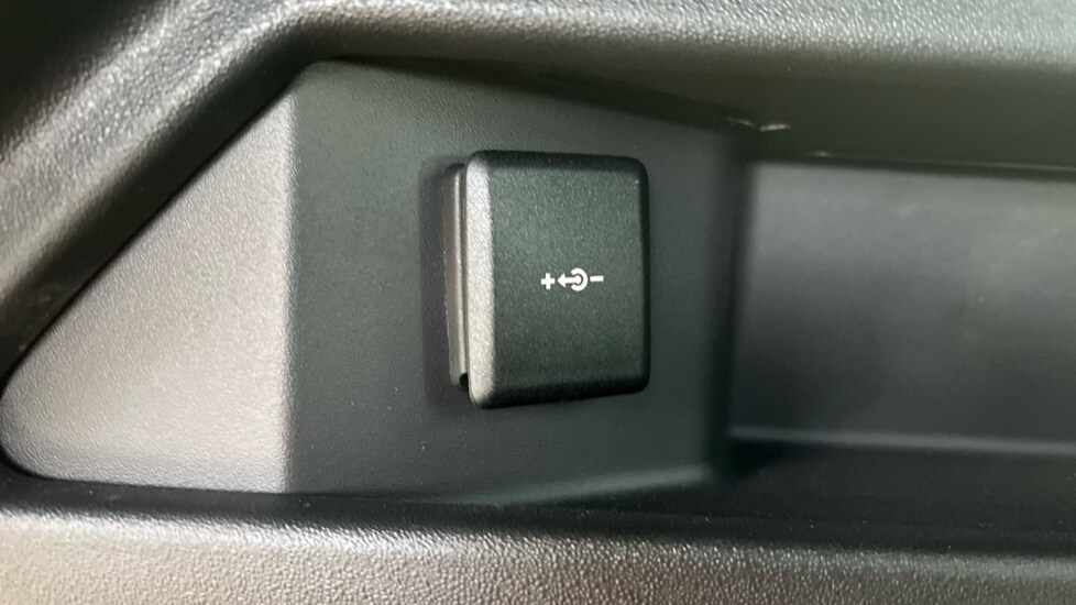 Used Land Rover Discovery Sport 2025 for sale - 76145824: Photo 82