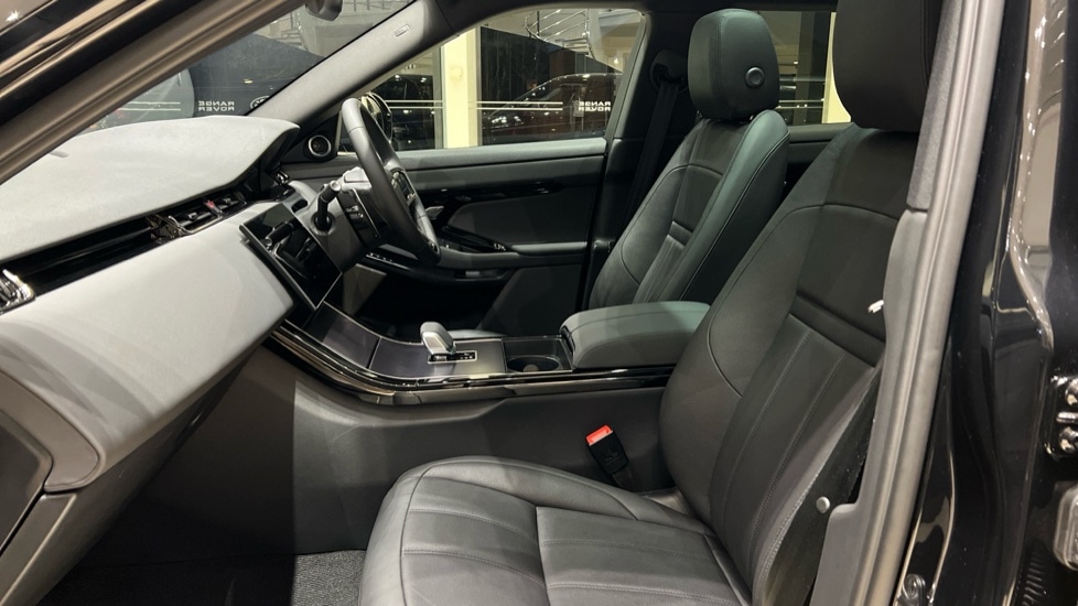 Used Land Rover Range Rover Evoque 2025 for sale - 76888808: Photo 3