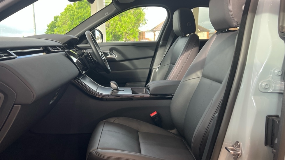 Used Land Rover Range Rover Velar 2024 for sale - 76203773: Photo 3