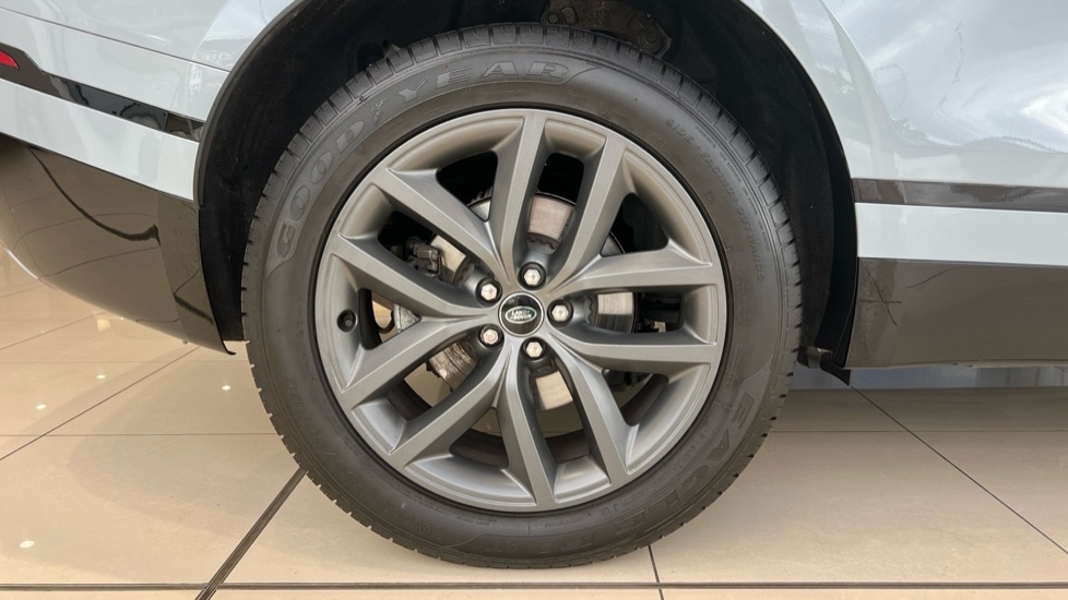 Used Land Rover Range Rover Velar 2024 for sale - 76203773: Photo 32