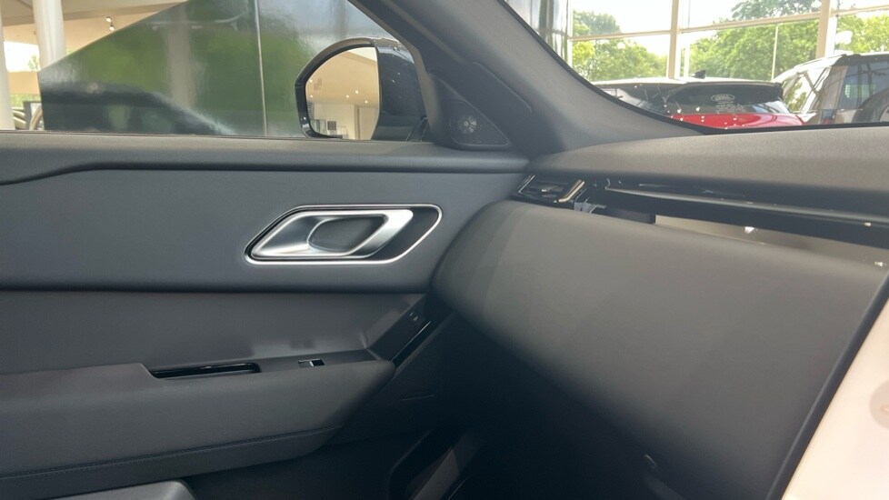 Used Land Rover Range Rover Velar 2024 for sale - 76203773: Photo 34