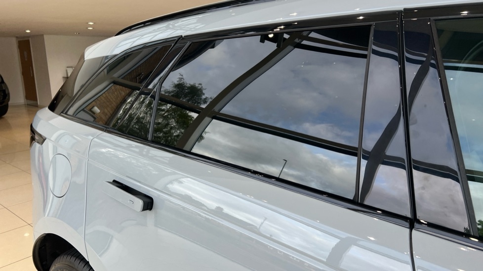 Used Land Rover Range Rover Velar 2024 for sale - 76203773: Photo 44