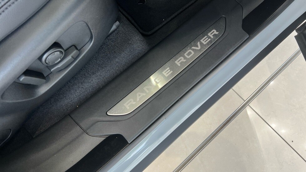 Used Land Rover Range Rover Velar 2024 for sale - 76203773: Photo 74