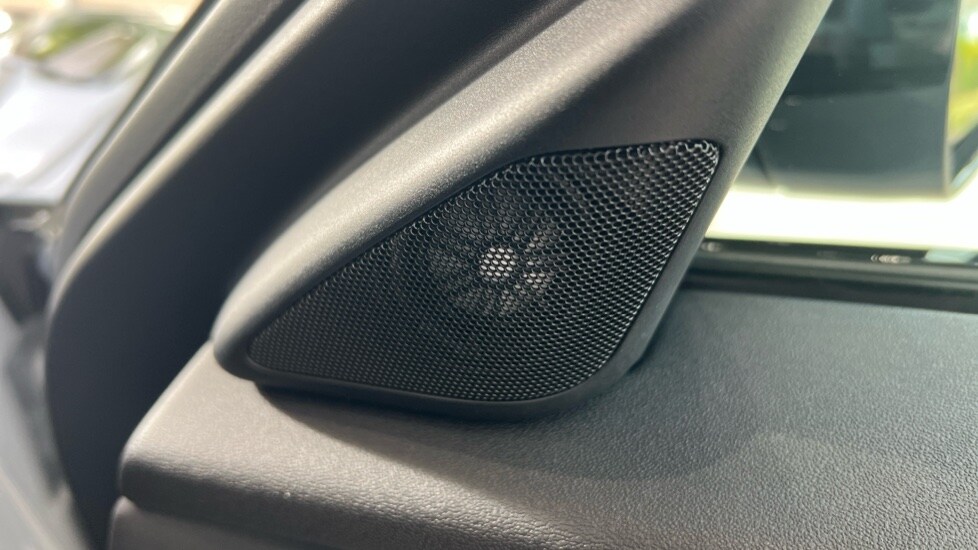 Used Land Rover Range Rover Velar 2024 for sale - 76203773: Photo 75