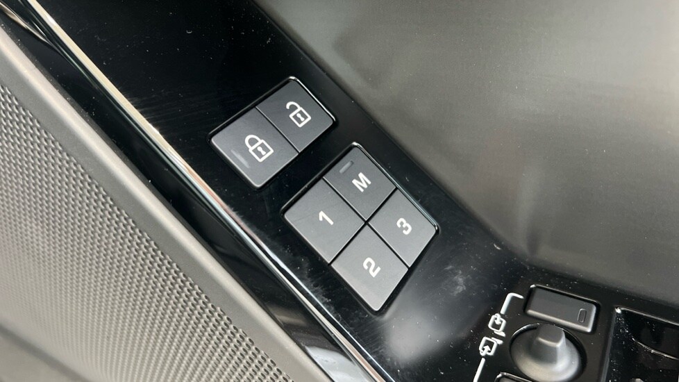 Used Land Rover Range Rover Velar 2024 for sale - 76203773: Photo 76