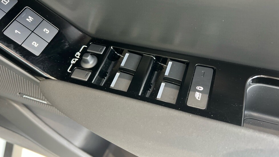 Used Land Rover Range Rover Velar 2024 for sale - 76203773: Photo 77