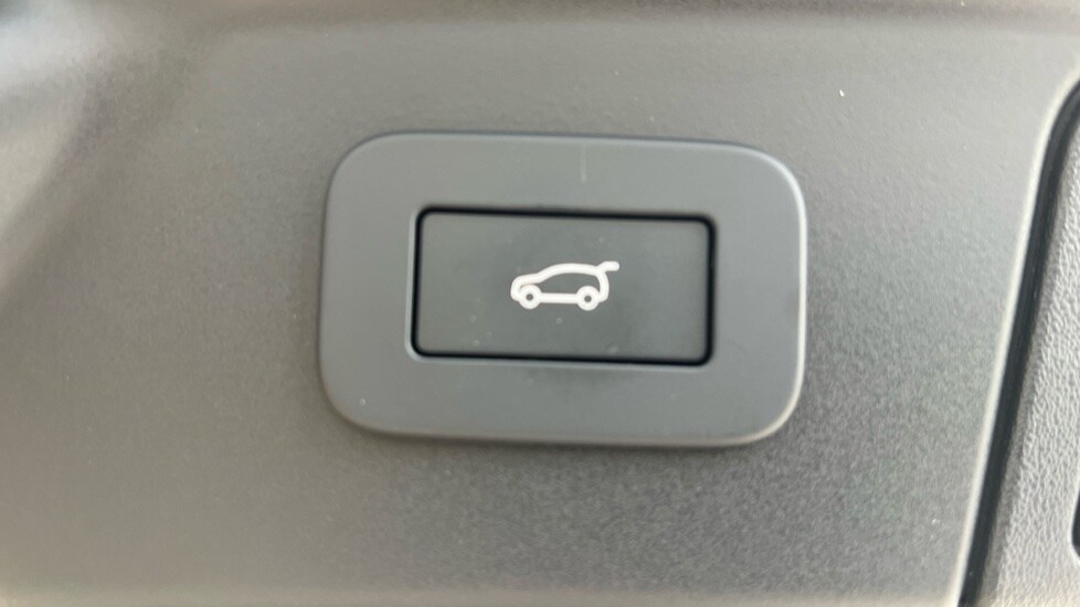 Used Land Rover Range Rover Velar 2024 for sale - 76203773: Photo 85