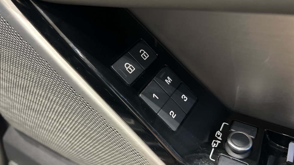 Used Land Rover Range Rover Velar 2021 for sale - 77047709: Photo 82