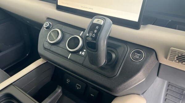 Used Land Rover Defender 2023 for sale - 75565614: Photo 13