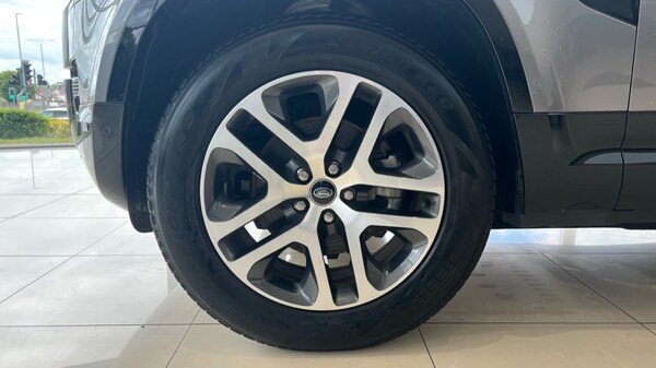 Used Land Rover Defender 2023 for sale - 75565614: Photo 31