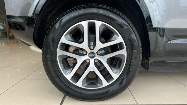 Used Land Rover Defender 2023 for sale - 75565614: Photo 32