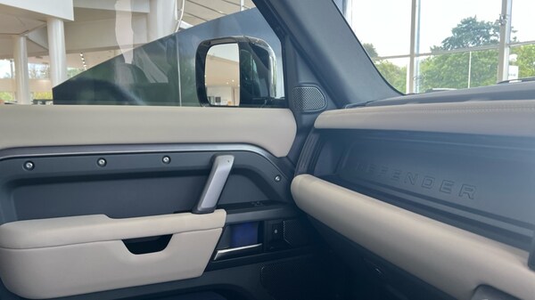 Used Land Rover Defender 2023 for sale - 75565614: Photo 34