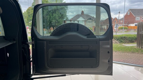 Used Land Rover Defender 2023 for sale - 75565614: Photo 35