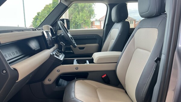 Used Land Rover Defender 2023 for sale - 75565614: Photo 3