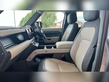 Used Land Rover Defender 2023 for sale - 75565614: Photo