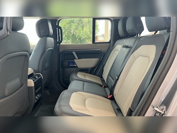 Used Land Rover Defender 2023 for sale - 75565614: Photo