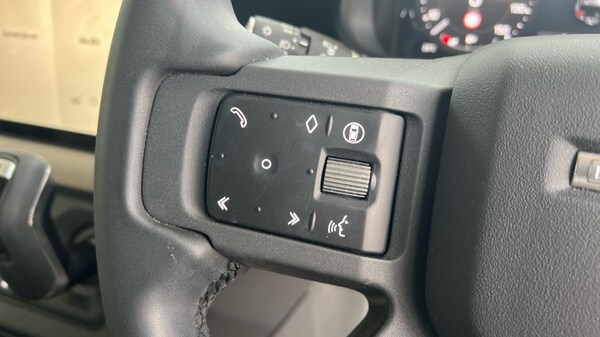 Used Land Rover Defender 2023 for sale - 75565614: Photo 68