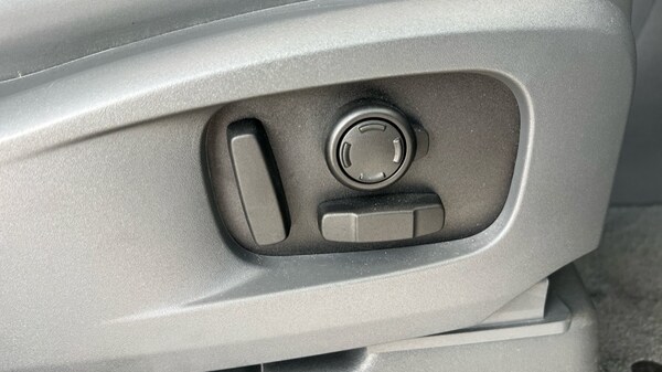 Used Land Rover Defender 2023 for sale - 75565614: Photo 74