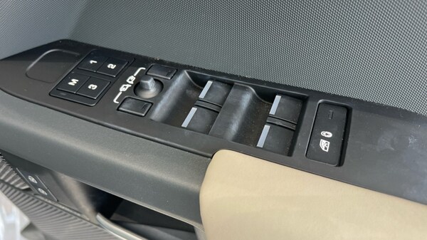 Used Land Rover Defender 2023 for sale - 75565614: Photo 76