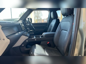 Used Land Rover Defender 2022 for sale - 75715230: Photo