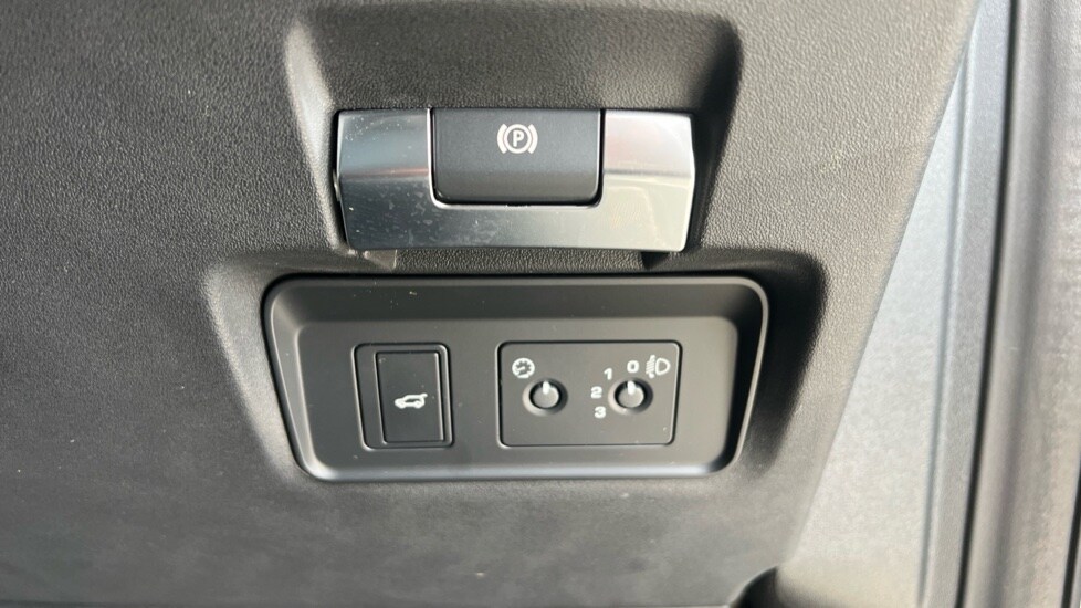 Used Land Rover Discovery Sport 2021 for sale - 76191051: Photo 65