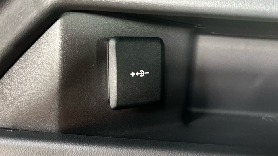 Used Land Rover Discovery Sport 2021 for sale - 76191051: Photo 77