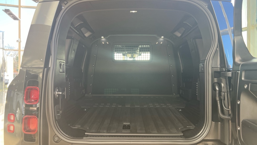 Used Land Rover Defender 2024 for sale - 76888776: Photo 10